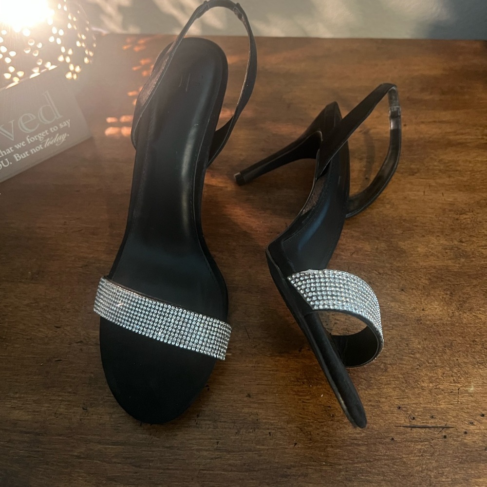 Just fab cavier heels with stones